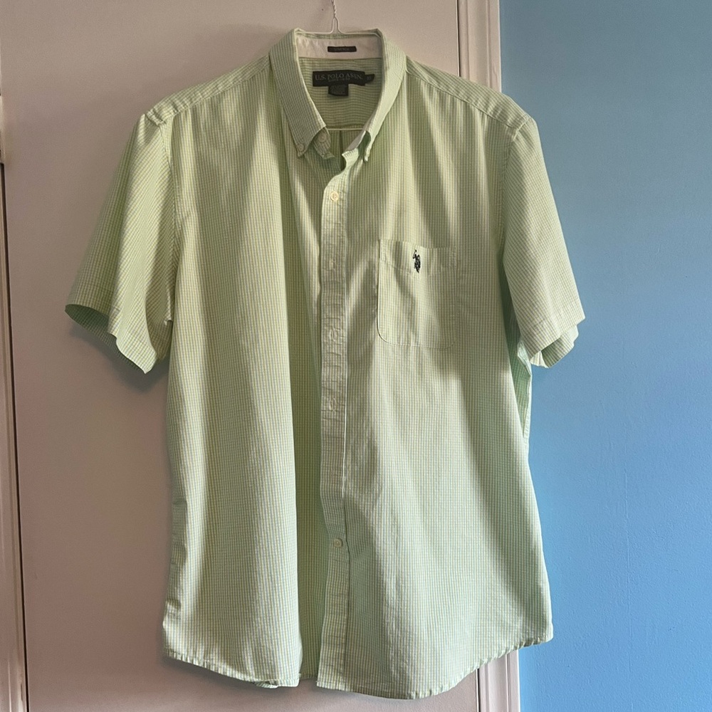 Short-Sleeve Button-Down Men’s Dress Shirt, Size XL